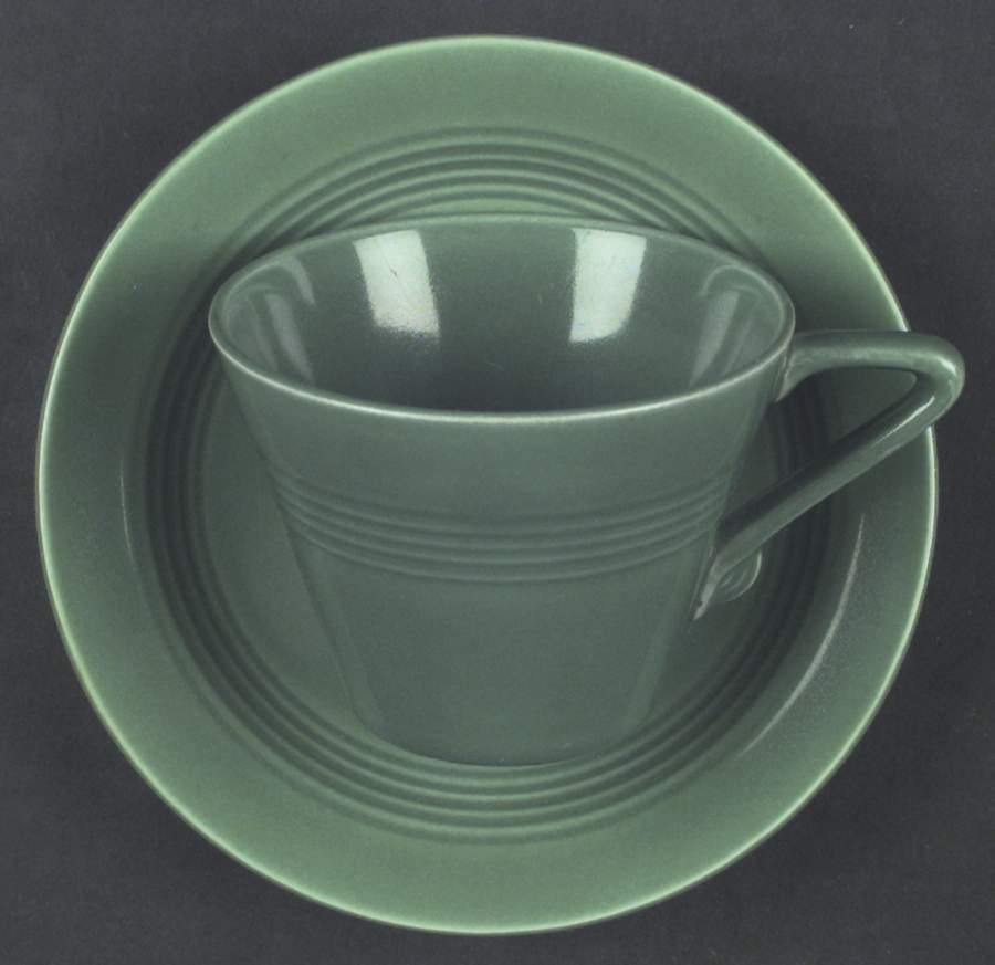 Harlequin Spruce Green Flat Cup & Saucer Set by Homer Laughlin -1