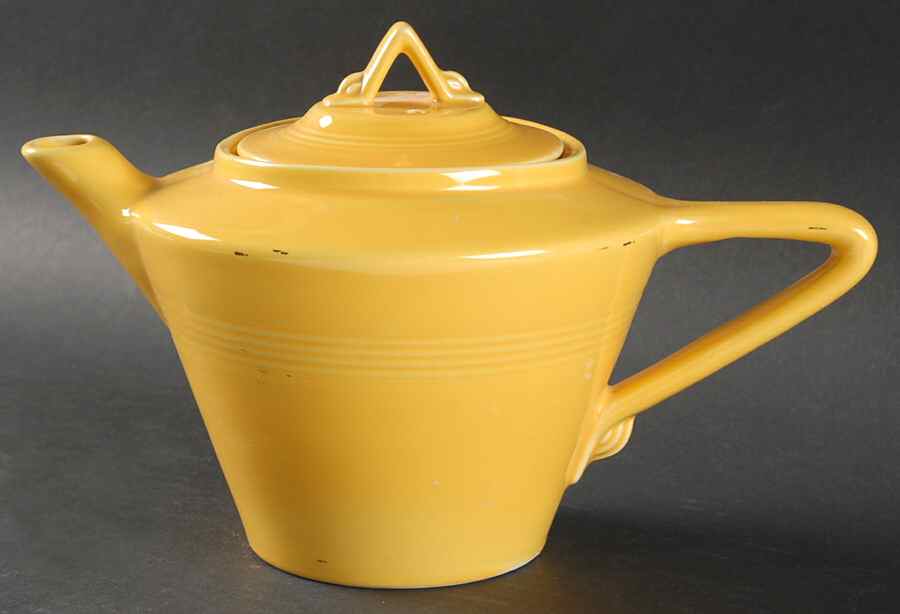 Harlequin Yellow (Older) Teapot & Lid by Homer Laughlin -1