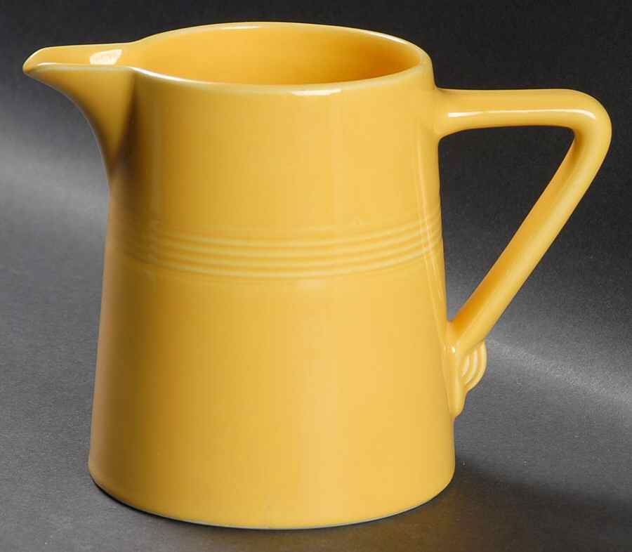 Harlequin Yellow (Older) 24 Oz Pitcher by Homer Laughlin -1