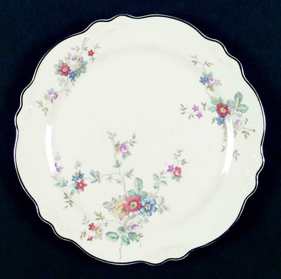 VR141 Dinner Plate by Homer Laughlin -1