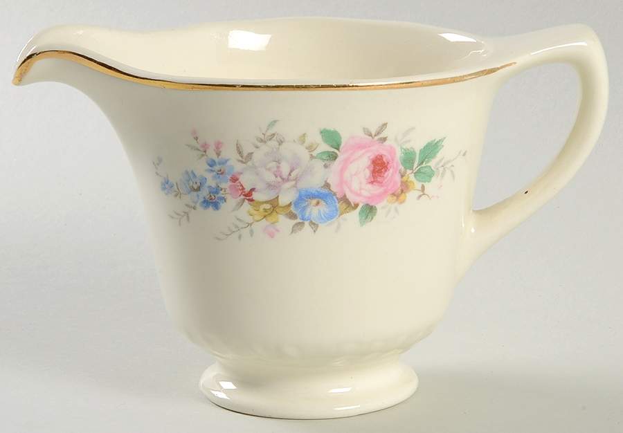 L612 Creamer by Homer Laughlin -1