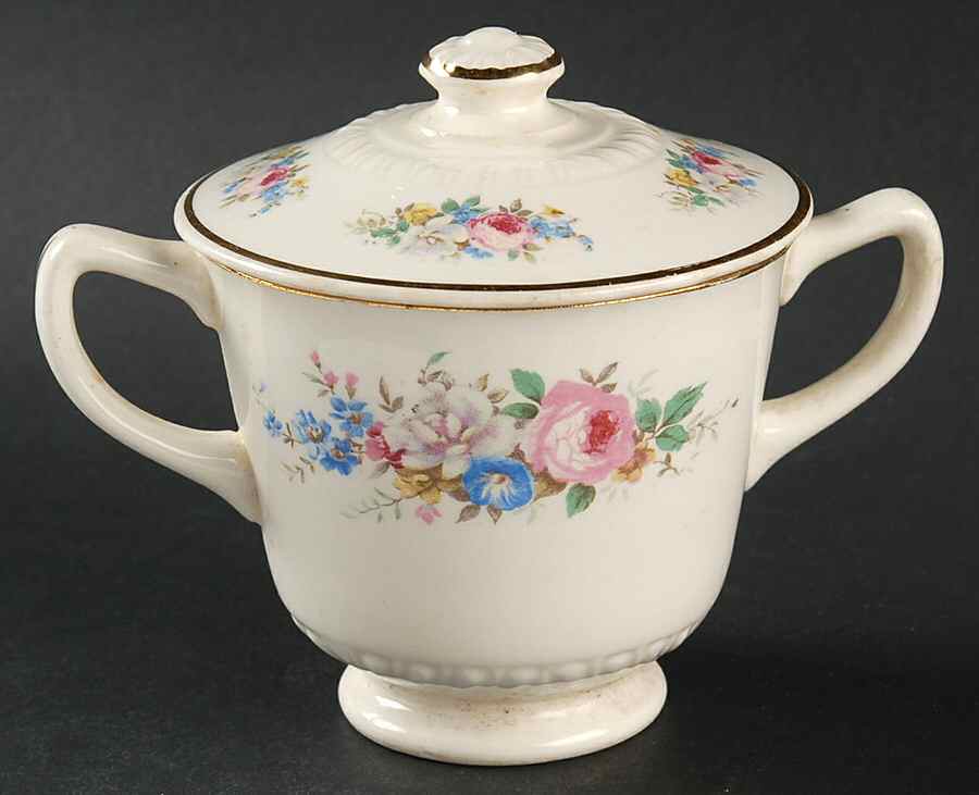 L612 Sugar Bowl & Lid by Homer Laughlin -1