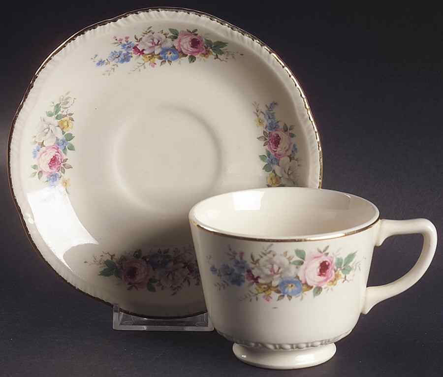 L612 Footed Cup & Saucer Set by Homer Laughlin -1
