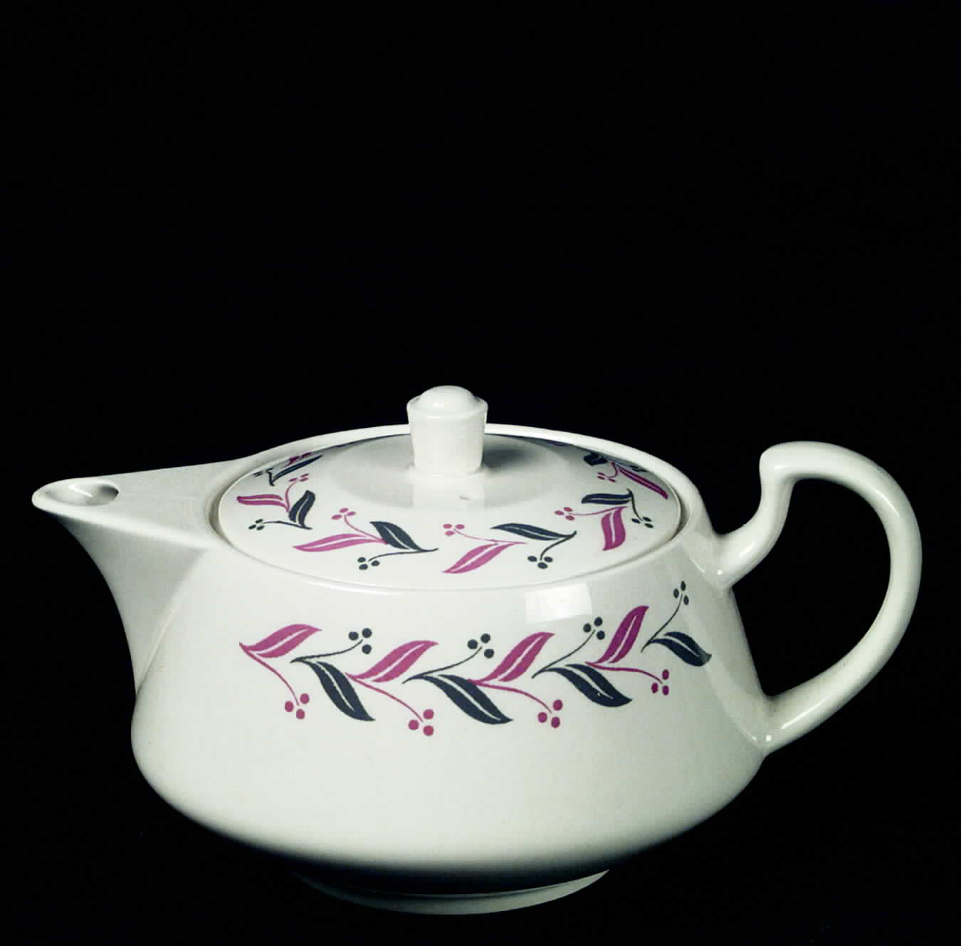 HLC109 Teapot & Lid by Homer Laughlin -1