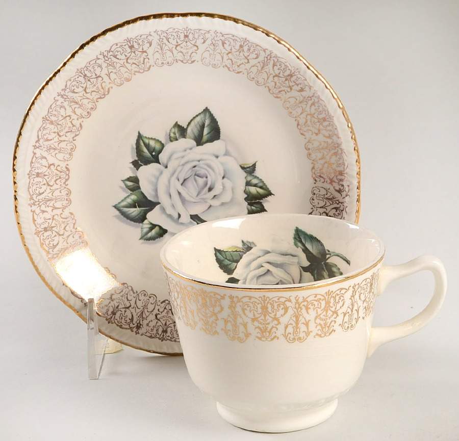 HLC114 Footed Cup & Saucer Set by Homer Laughlin -1