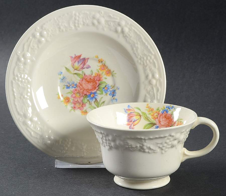 TH5 Footed Cup & Saucer Set by Homer Laughlin -1