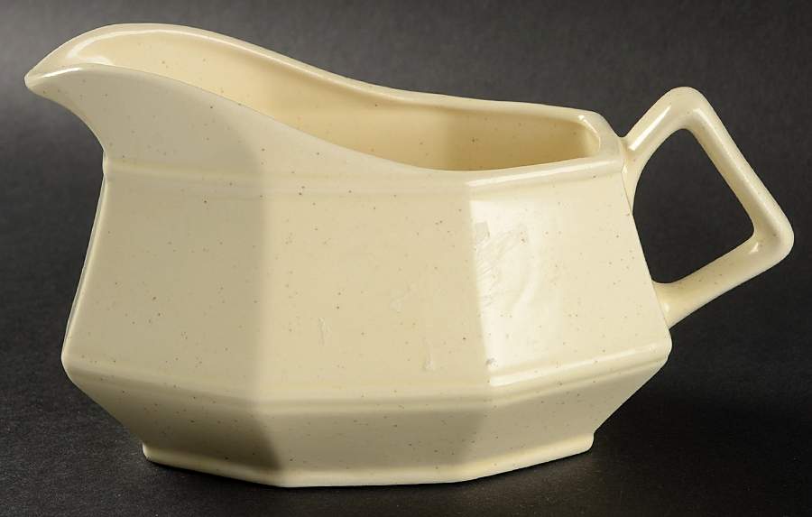 HLC124 Gravy Boat by Homer Laughlin -1