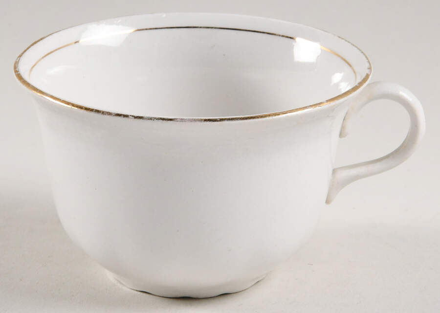 AX107 Flat Cup by Homer Laughlin -1