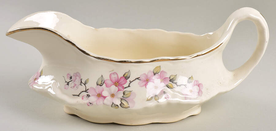 R5334 Gravy Boat by Homer Laughlin -1