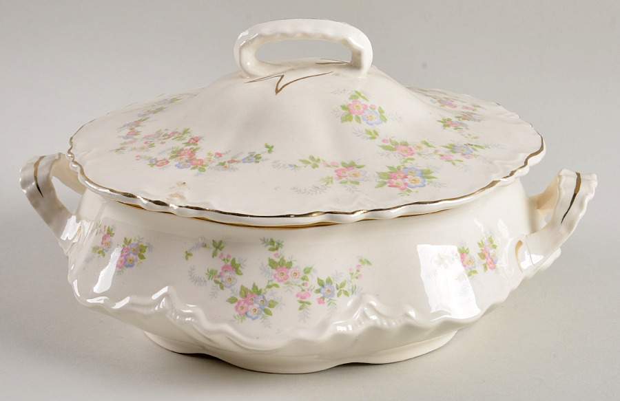 HLC158 Round Covered Vegetable by Homer Laughlin -1