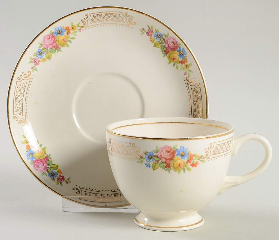 N1449 Footed Cup & Saucer Set by Homer Laughlin -1