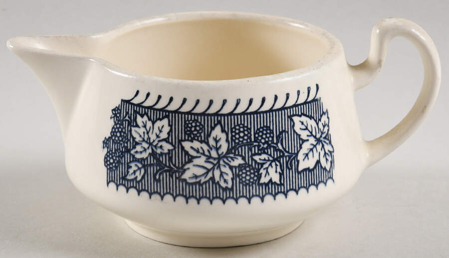 B1472 Creamer by Homer Laughlin -1