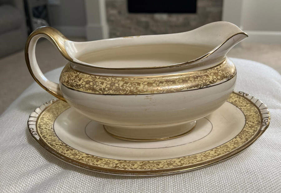 HLC175 Gravy Boat & Underplate/Relish by Homer Laughlin -1