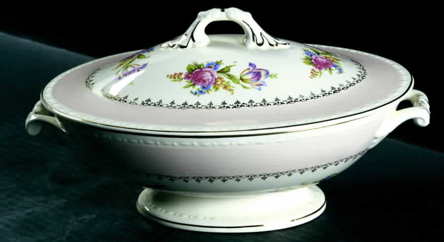 G3438 Oval Covered Vegetable by Homer Laughlin -1