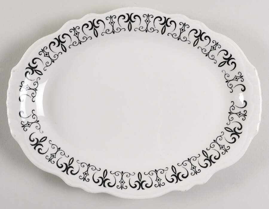 Old Gothic Black 11" Oval Serving Platter by Homer Laughlin -1