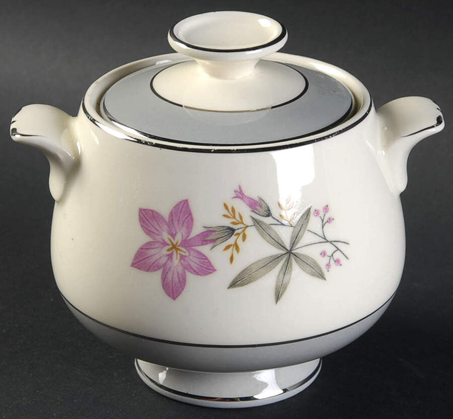 CV30 Sugar Bowl & Lid by Homer Laughlin -1