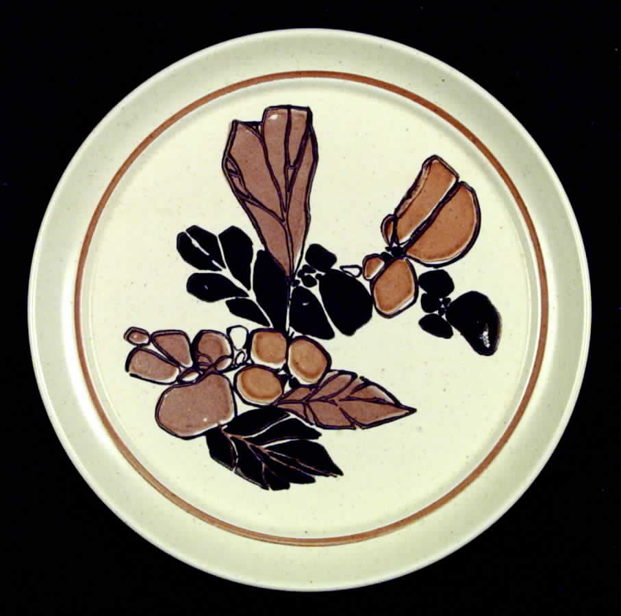 HLC229 Dinner Plate by Homer Laughlin -1