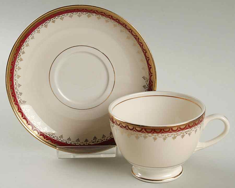 N1642 Footed Cup & Saucer Set by Homer Laughlin -1