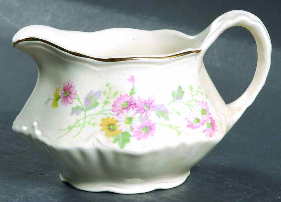 R2734 Creamer by Homer Laughlin -1