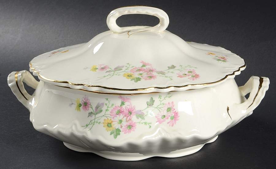 R2734 Round Covered Vegetable by Homer Laughlin -1