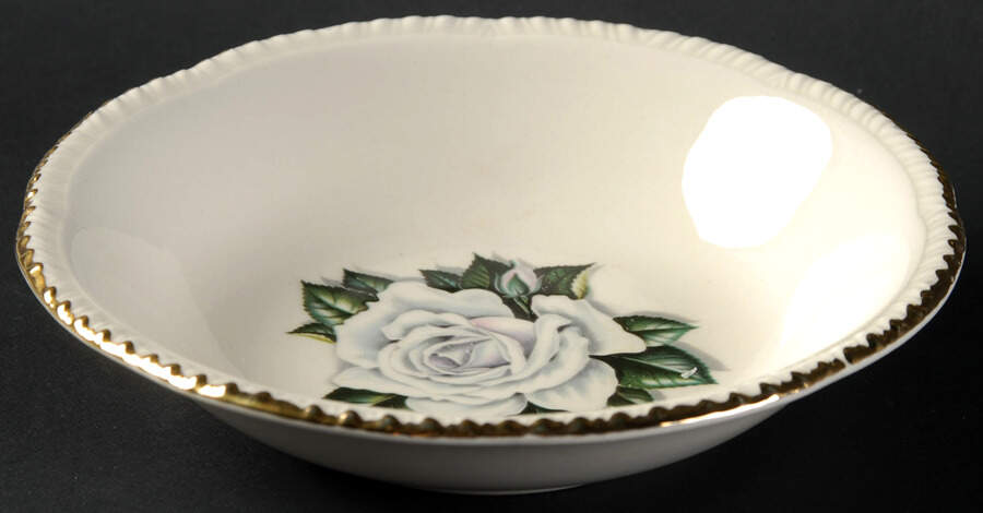 L634 Fruit/Dessert (Sauce) Bowl by Homer Laughlin -1