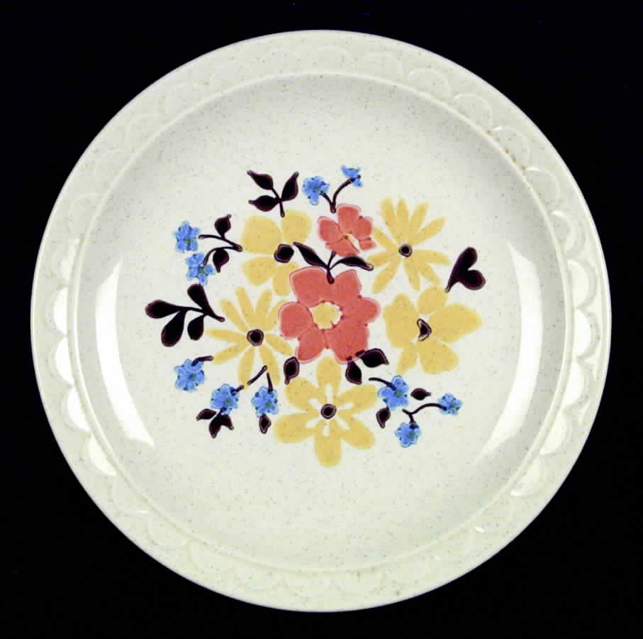 HLC282 Dinner Plate by Homer Laughlin -1
