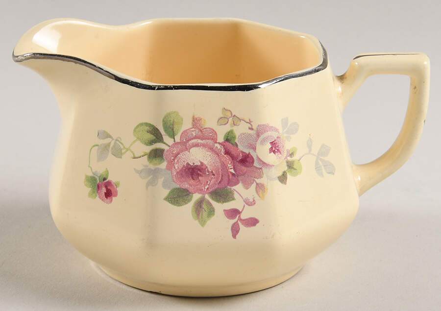 JJ45 Creamer by Homer Laughlin -1