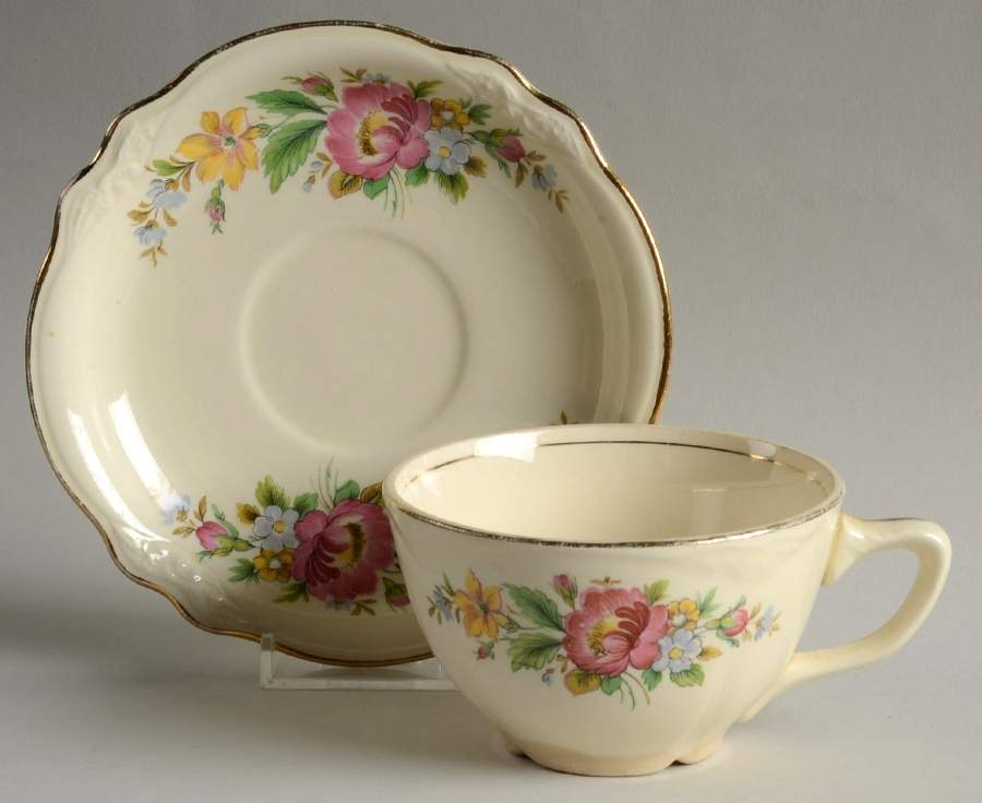 CAC186 Flat Cup & Saucer Set by Homer Laughlin -1