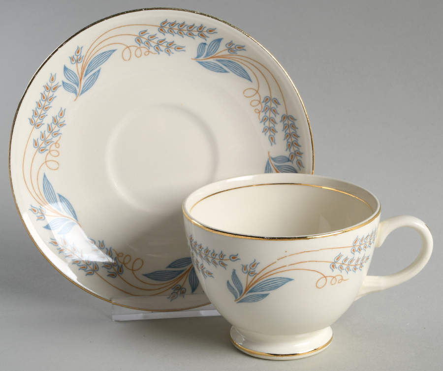 N1794 Footed Cup & Saucer Set by Homer Laughlin -1