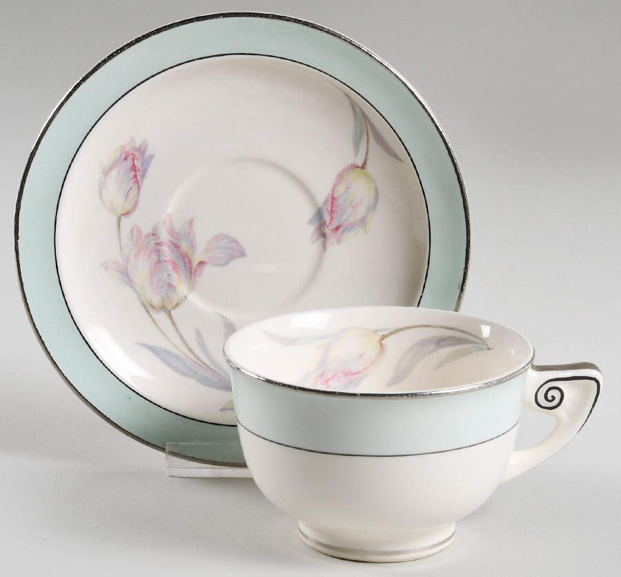 W9823 Footed Cup & Saucer Set by Homer Laughlin -1