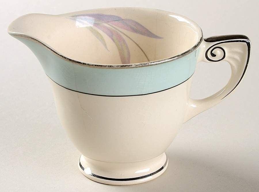W9823 Creamer by Homer Laughlin -1