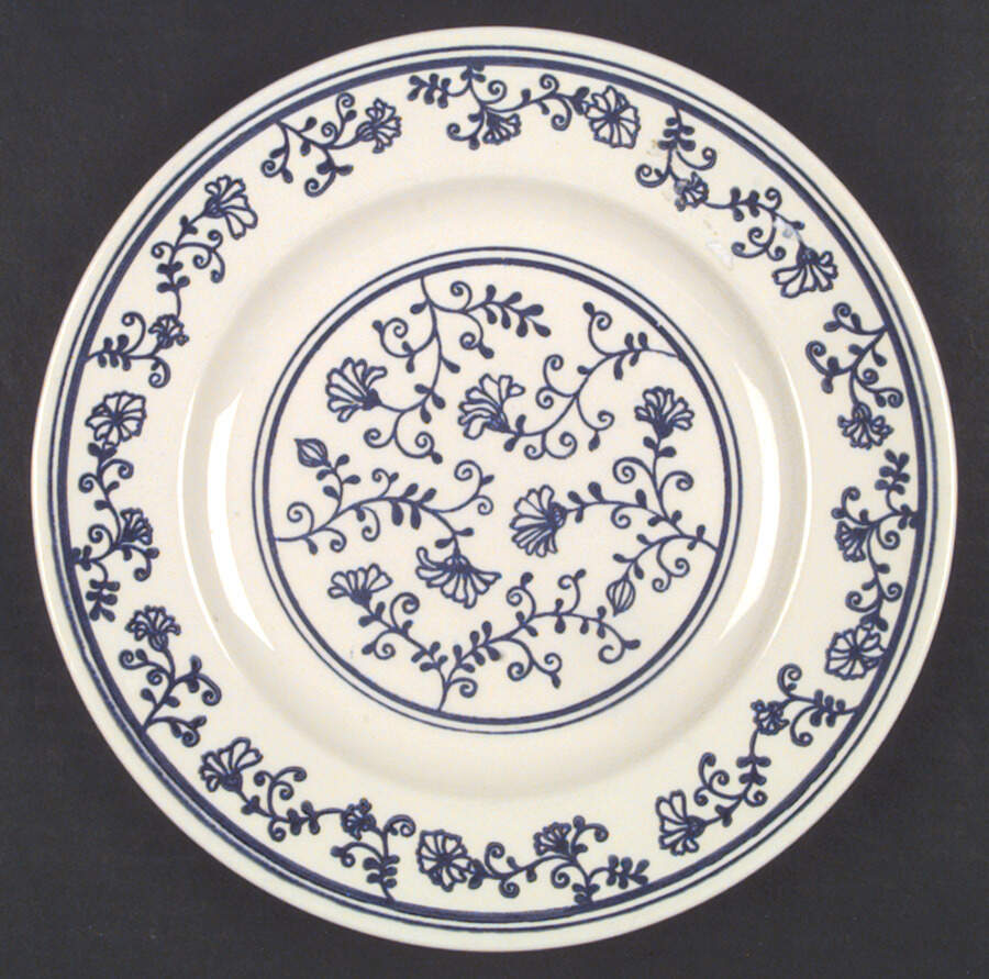 Sturbridge Dinner Plate by Homer Laughlin -1