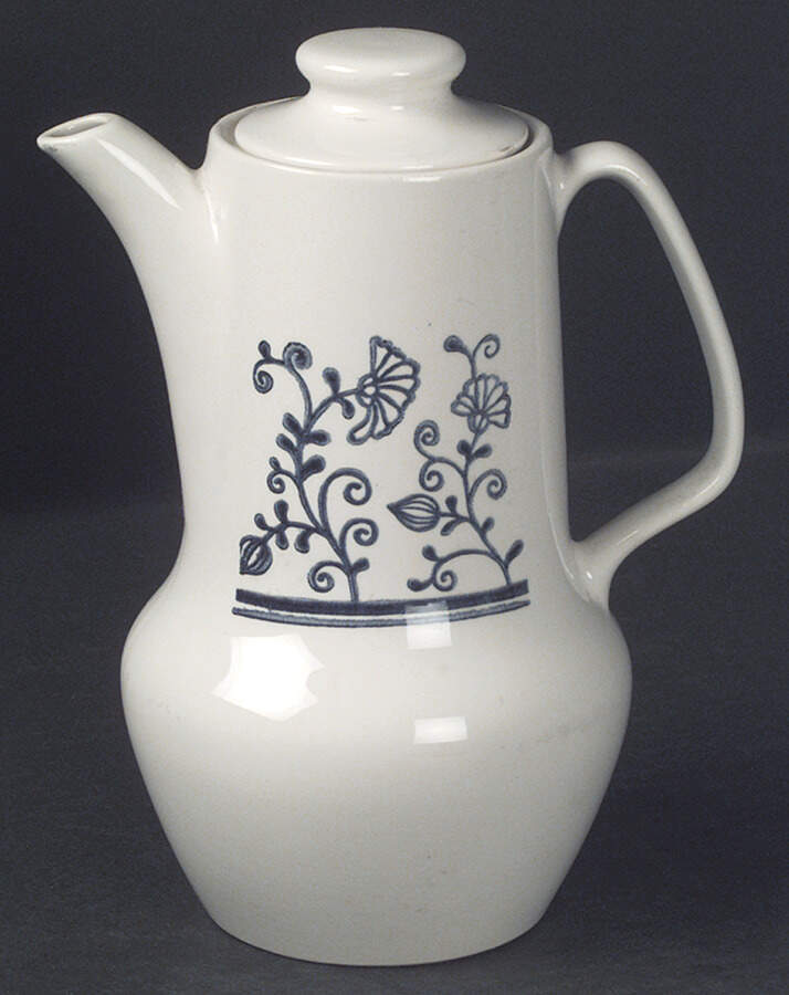 Sturbridge Coffee Pot & Lid by Homer Laughlin -1