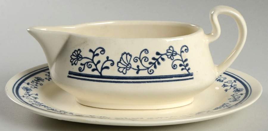 Sturbridge Gravy Boat & Underplate/Relish by Homer Laughlin -1