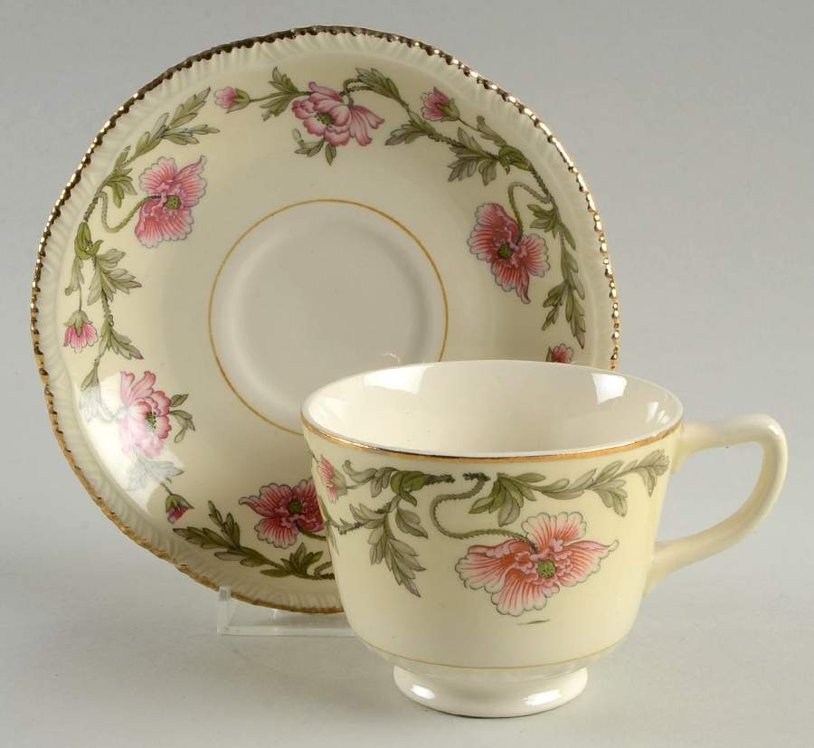 W146 Footed Cup & Saucer Set by Homer Laughlin -1
