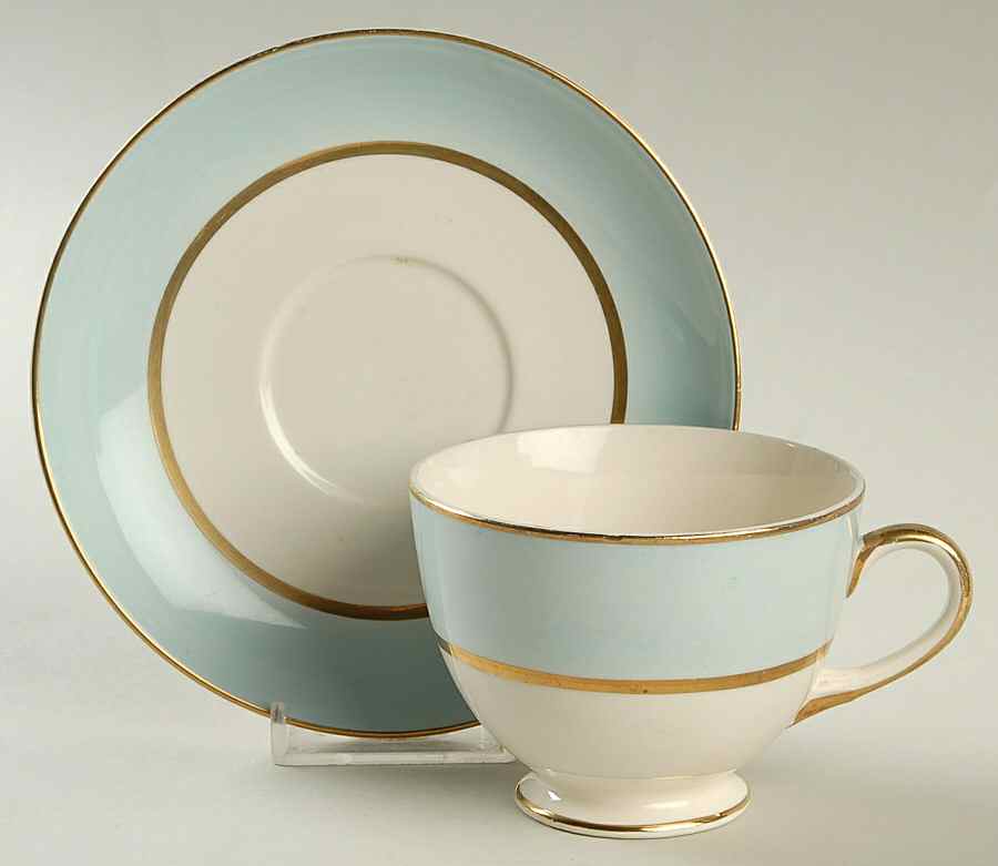 N1662 Footed Cup & Saucer Set by Homer Laughlin -1
