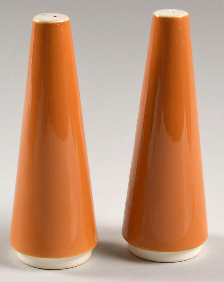 Acorn Salt & Pepper Set by Homer Laughlin -1