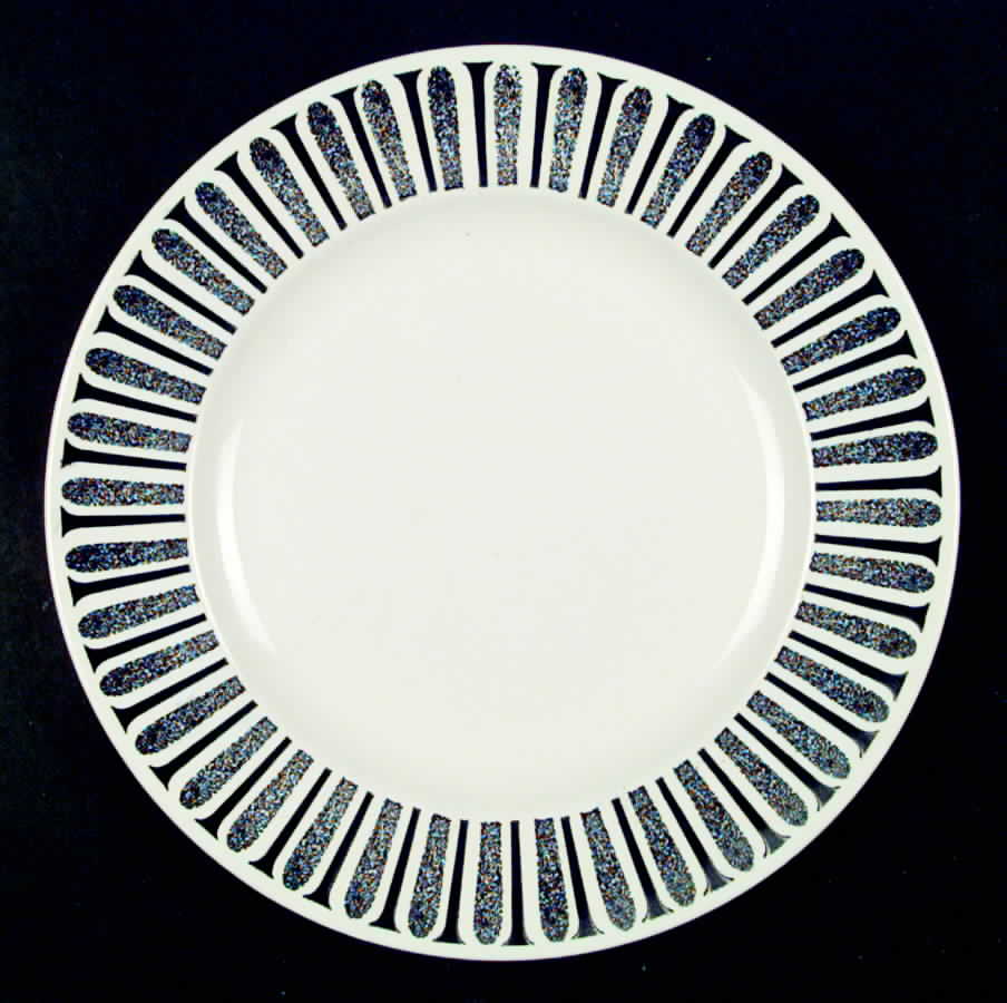 HLC457 Dinner Plate by Homer Laughlin -1