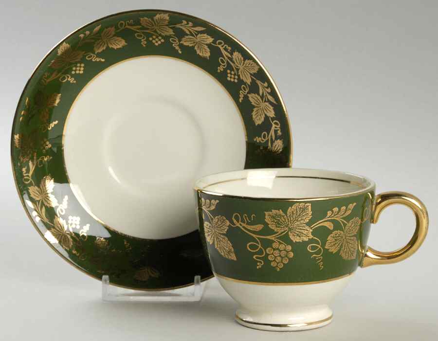 N427 Footed Cup & Saucer Set by Homer Laughlin -1