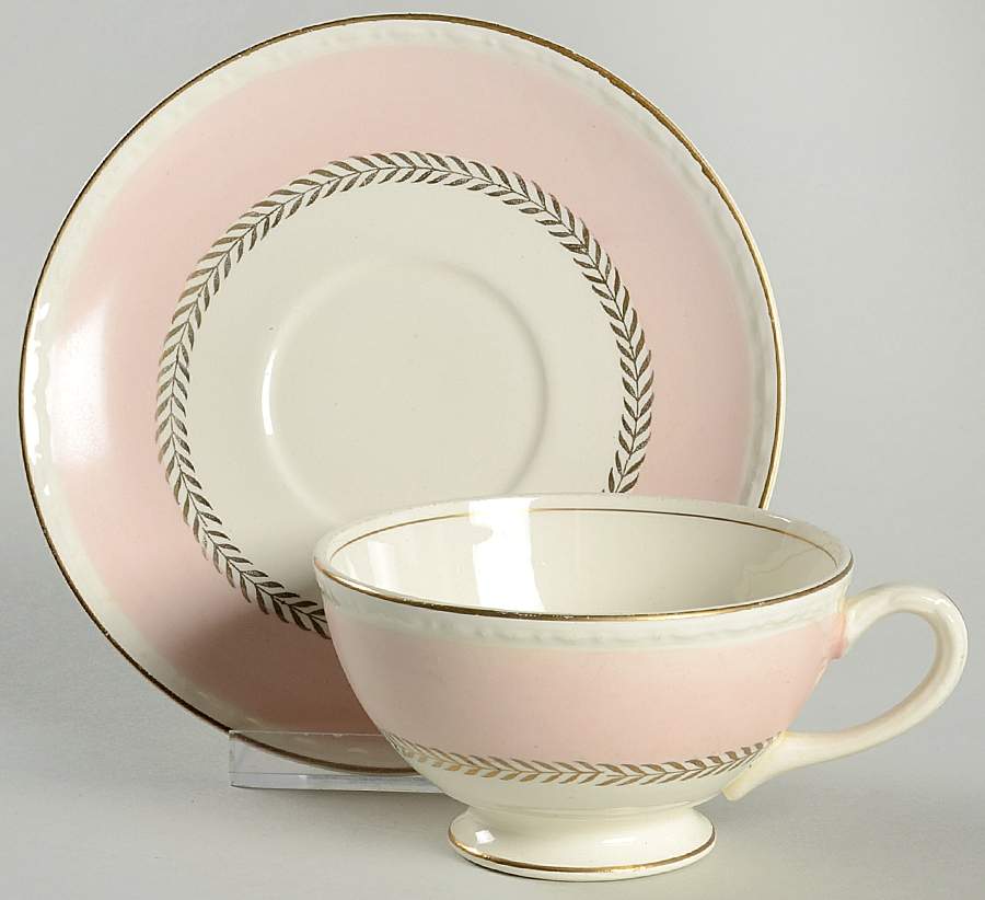 G3348 Footed Cup & Saucer Set by Homer Laughlin -1