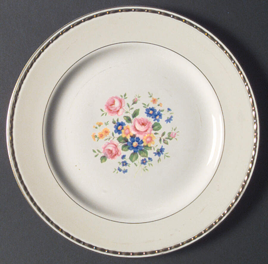 HLC479 Dinner Plate by Homer Laughlin -1