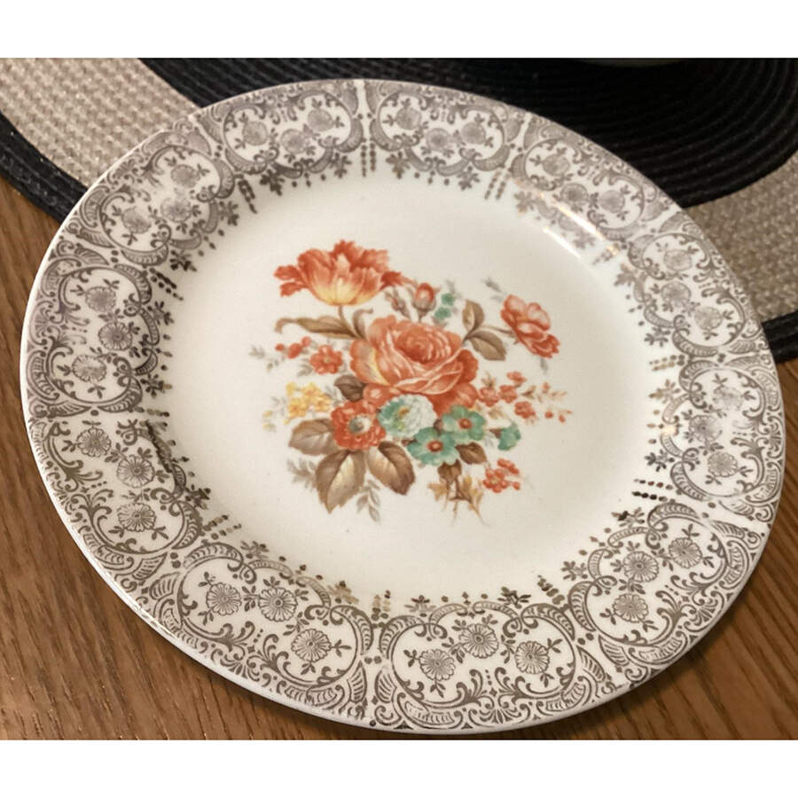 HLC483 Dinner Plate by Homer Laughlin -1