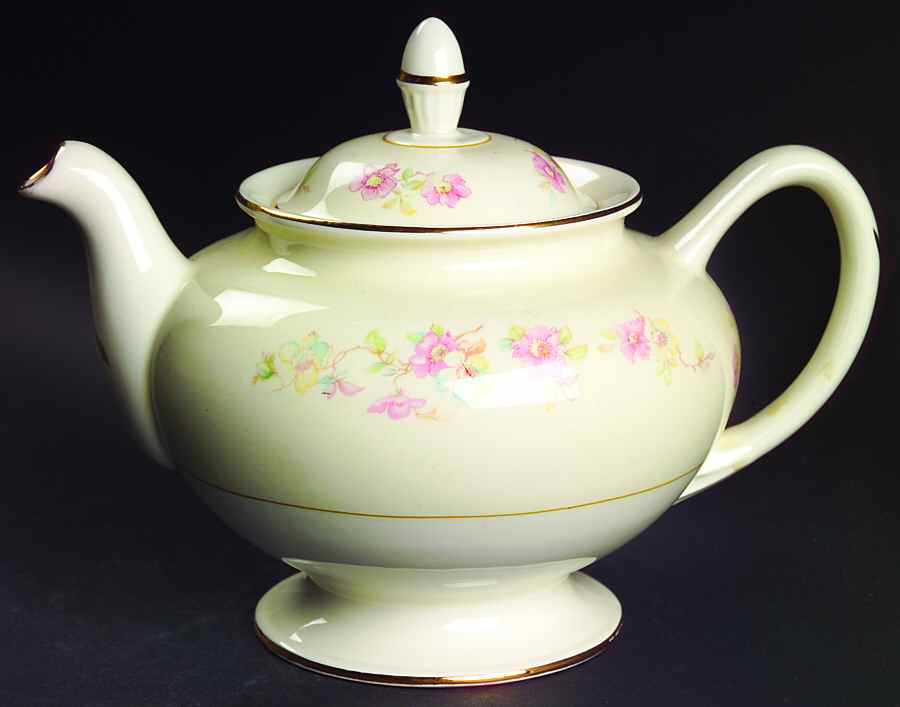 N1575 Teapot & Lid by Homer Laughlin -1