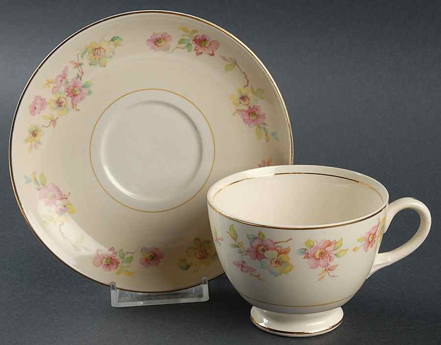 N1575 Footed Cup & Saucer Set by Homer Laughlin -1