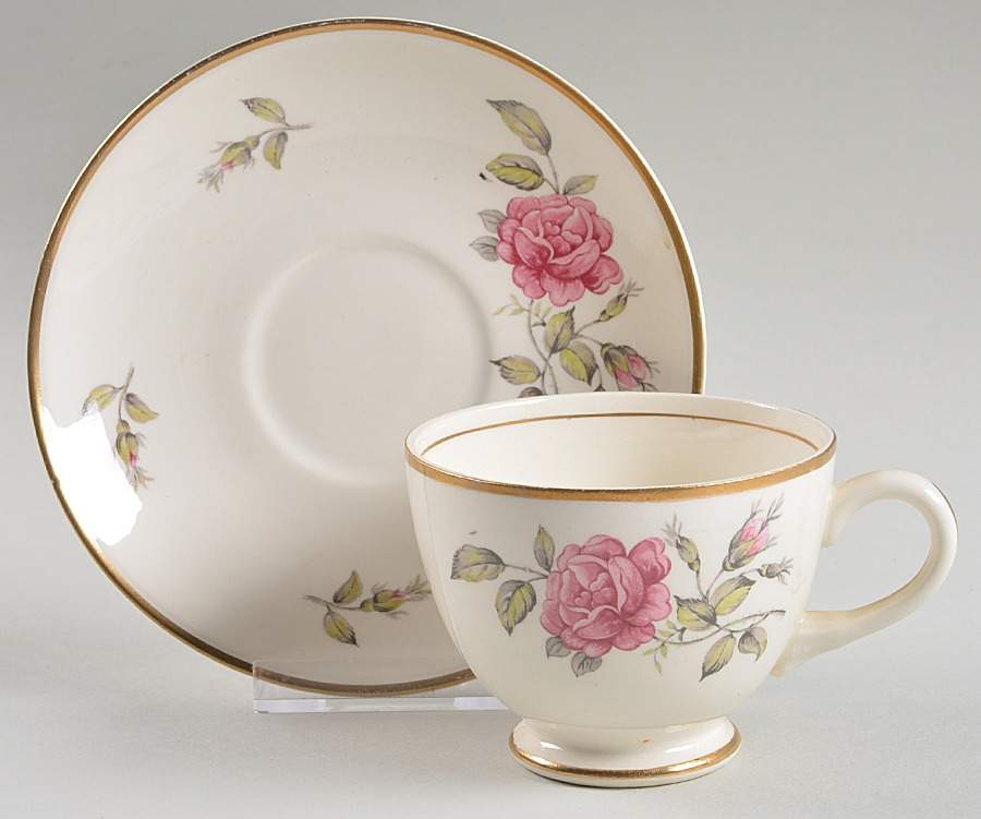N1812 Footed Cup & Saucer Set by Homer Laughlin -1