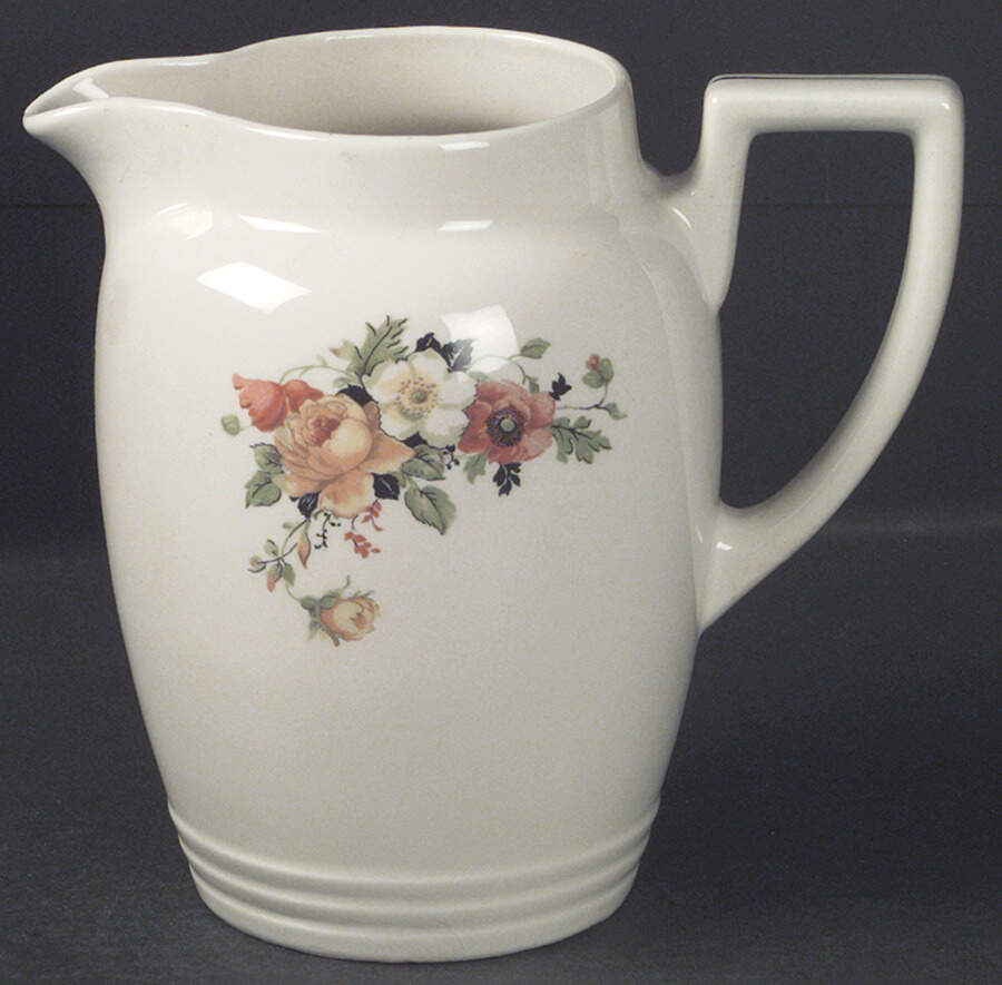 K4124 56 Oz Pitcher by Homer Laughlin -1