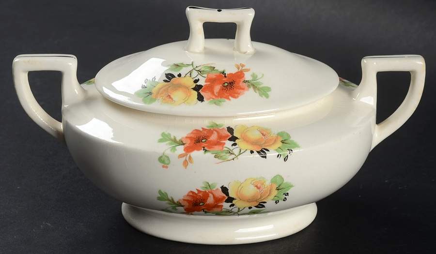 K4124 Sugar Bowl & Lid by Homer Laughlin -1