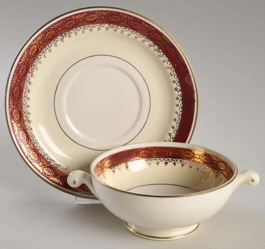 N165 Footed Cream Soup Bowl & Saucer Set by Homer Laughlin -1