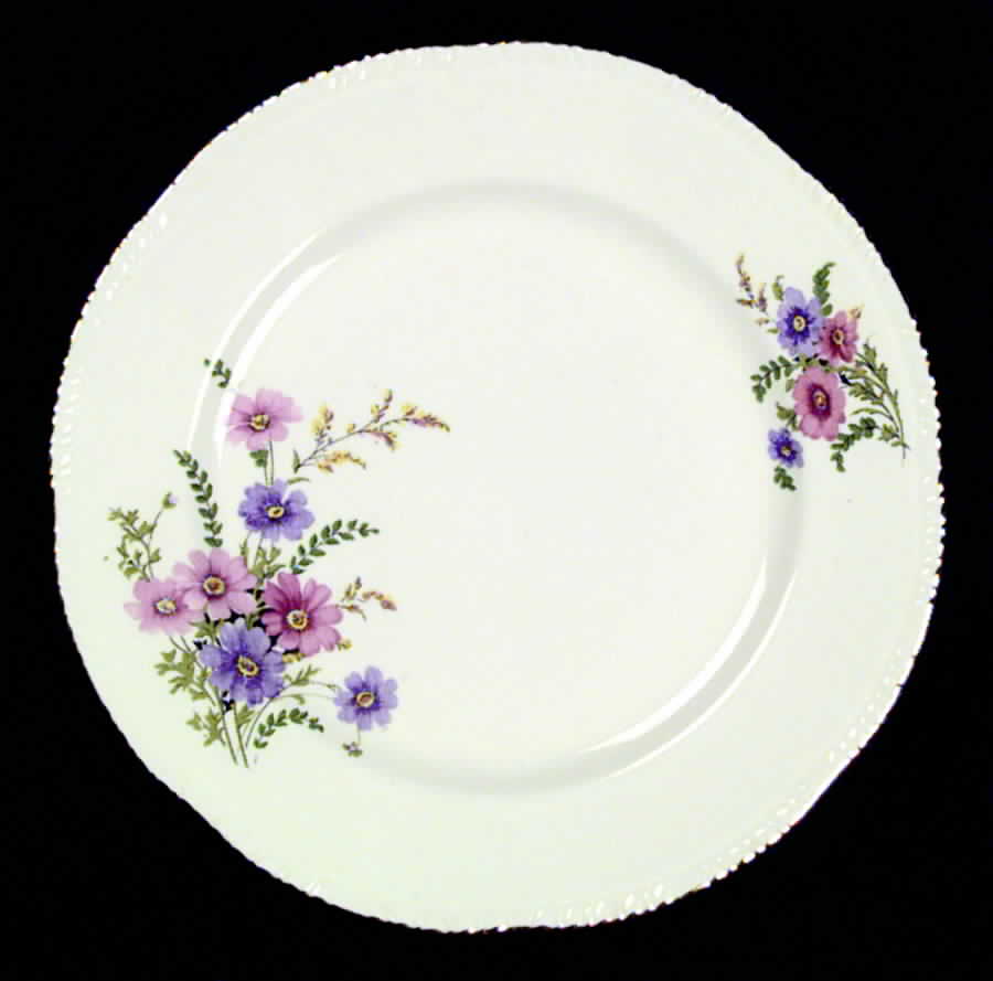L630 Dinner Plate by Homer Laughlin -1