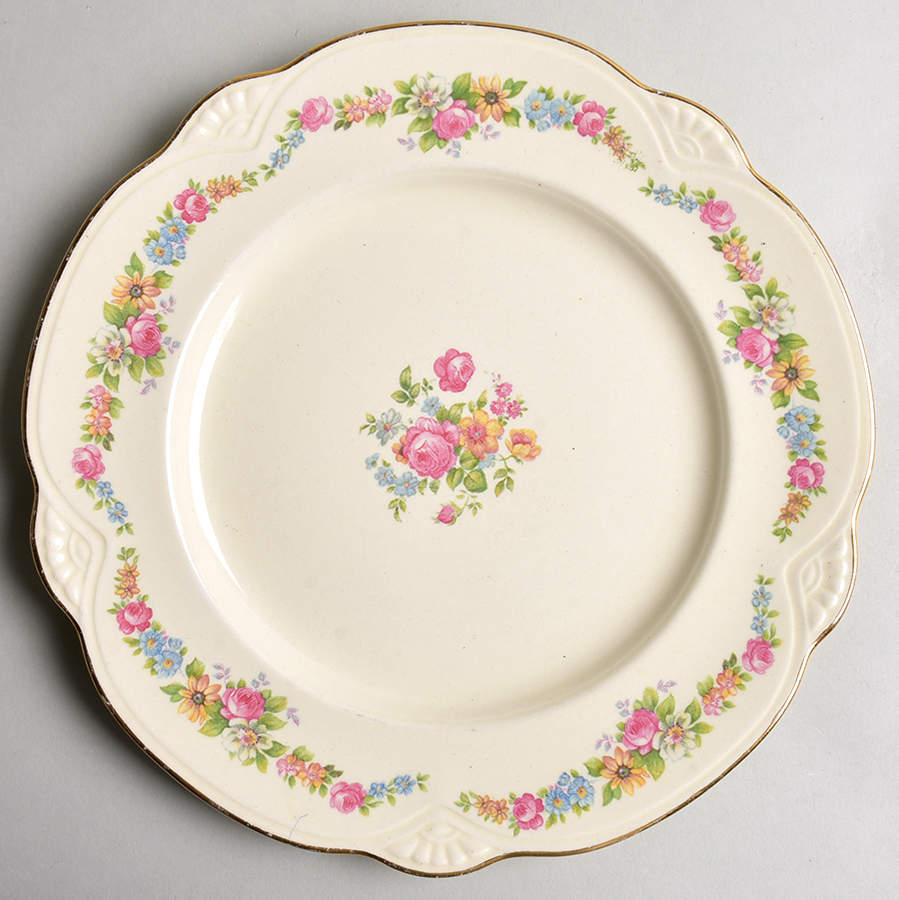 M211 Luncheon Plate by Homer Laughlin -1